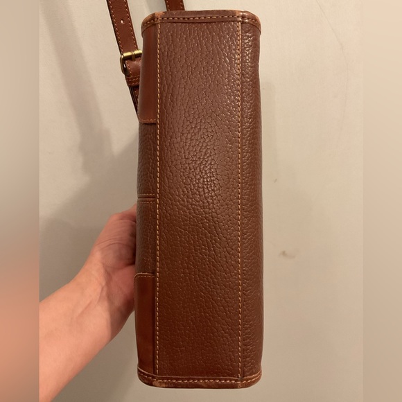 Liz Claiborne leather crossbody - Picture 8 of 8